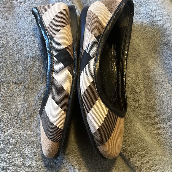 Size 29 Burberry Nova check flats - Picture 5 of 8